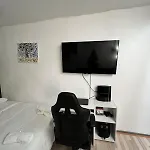 Comfort Cozy Studio Near Airport