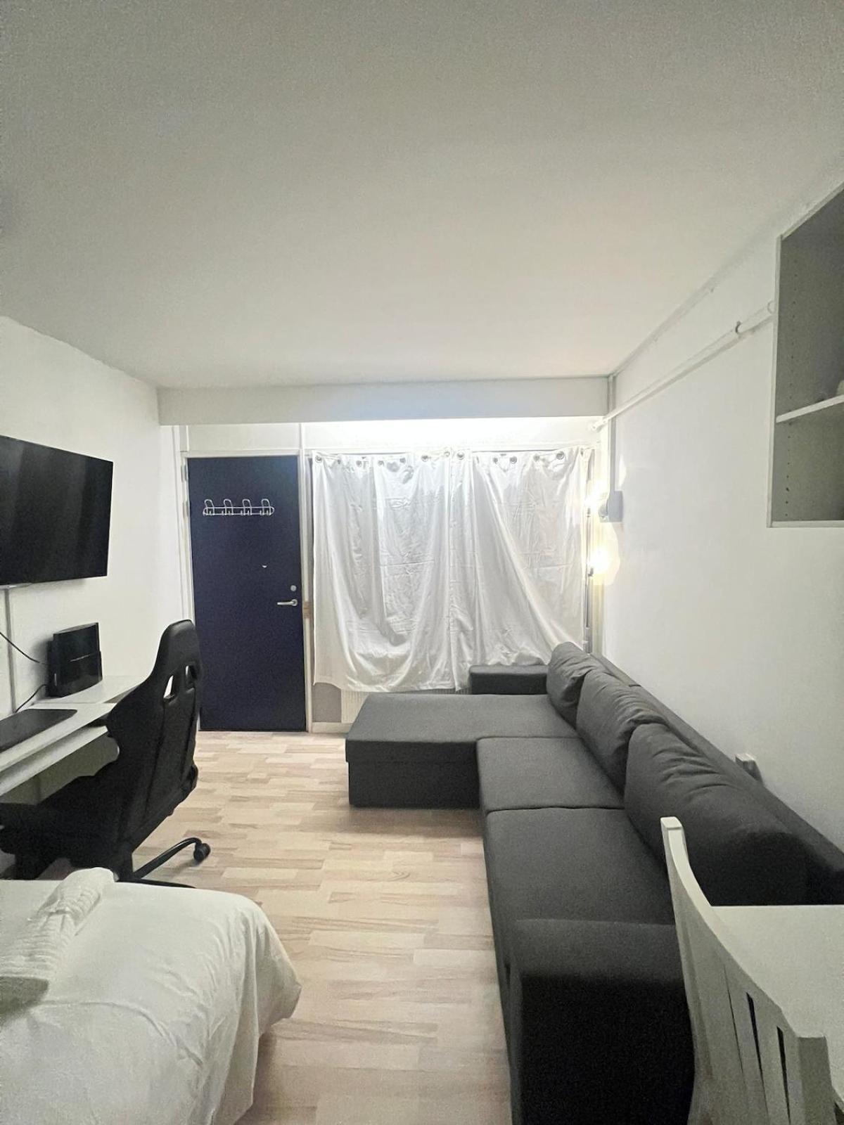 Comfort Cozy Near Airport *
