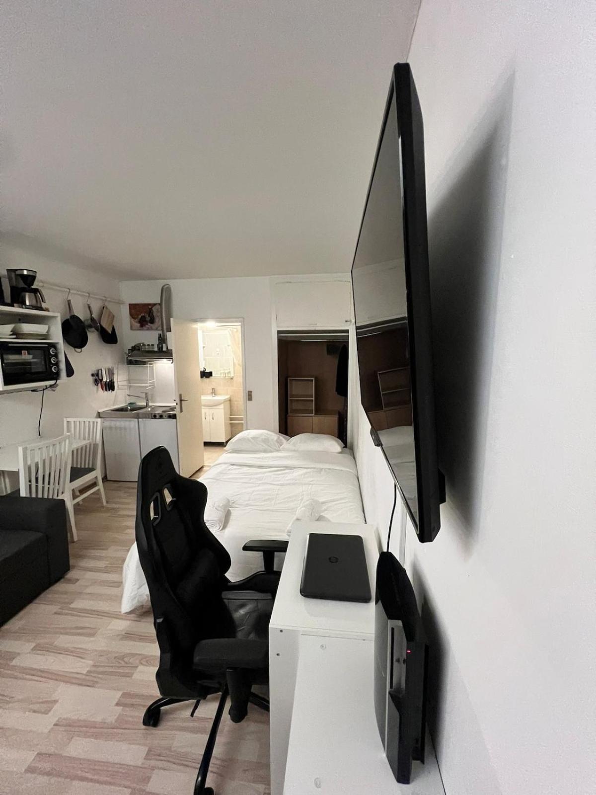 Comfort Cozy Near Airport Apartment *