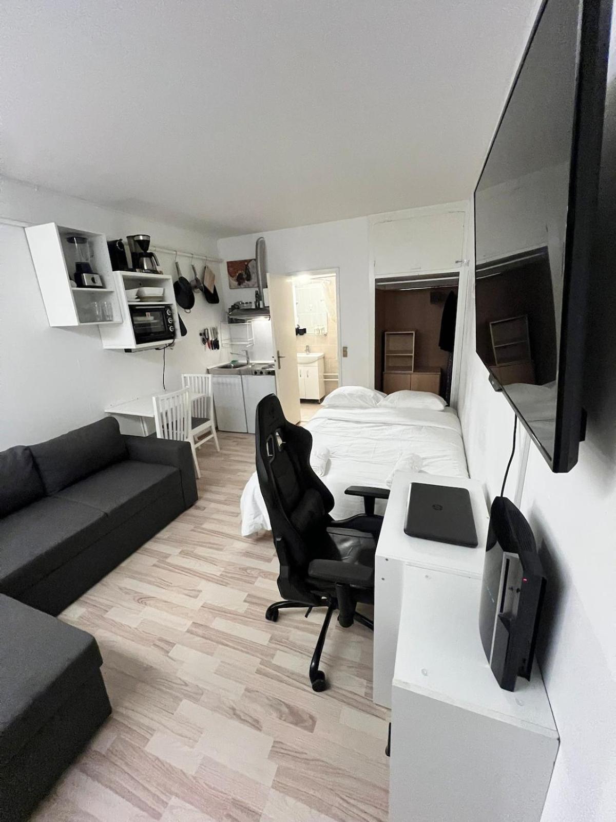 Comfort Cozy Near Airport Apartment *
